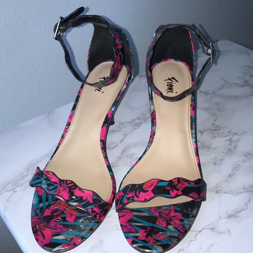 Fioni Women’s Floral Print Ankle Strap Heel